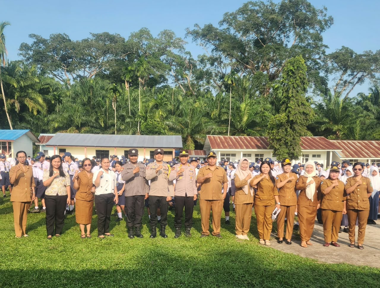 Police Goes to School, Kapolsek Silou Kahean Edukasi Pelajar Bahaya Narkoba, Bullying hingga Balap Liar
